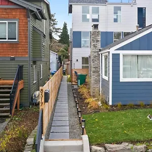 Eco Built Crown Hill Townhouse - 85 Walkscore Seattle